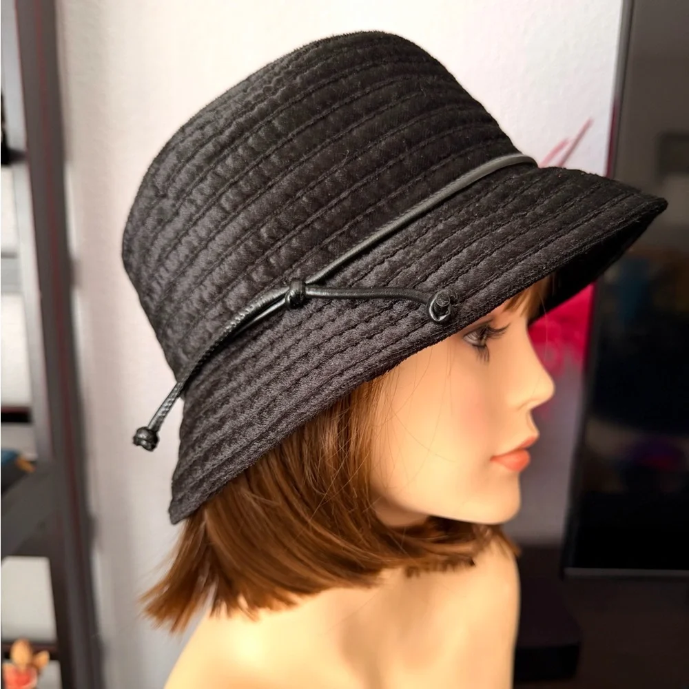 Sierra Accessories Black Chic Hat